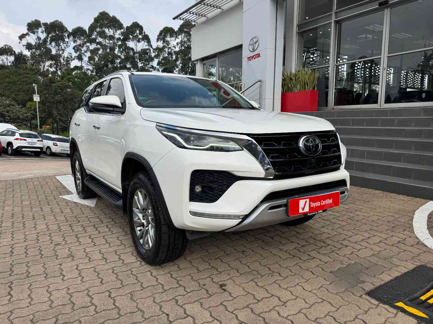 Toyota Fortuner 2.8GD-6 4x4 VX - SMG